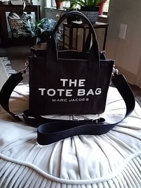 Marc Jacobs Black 'The Tote Bag' Messenger Tote with White Logo 🖤🤍